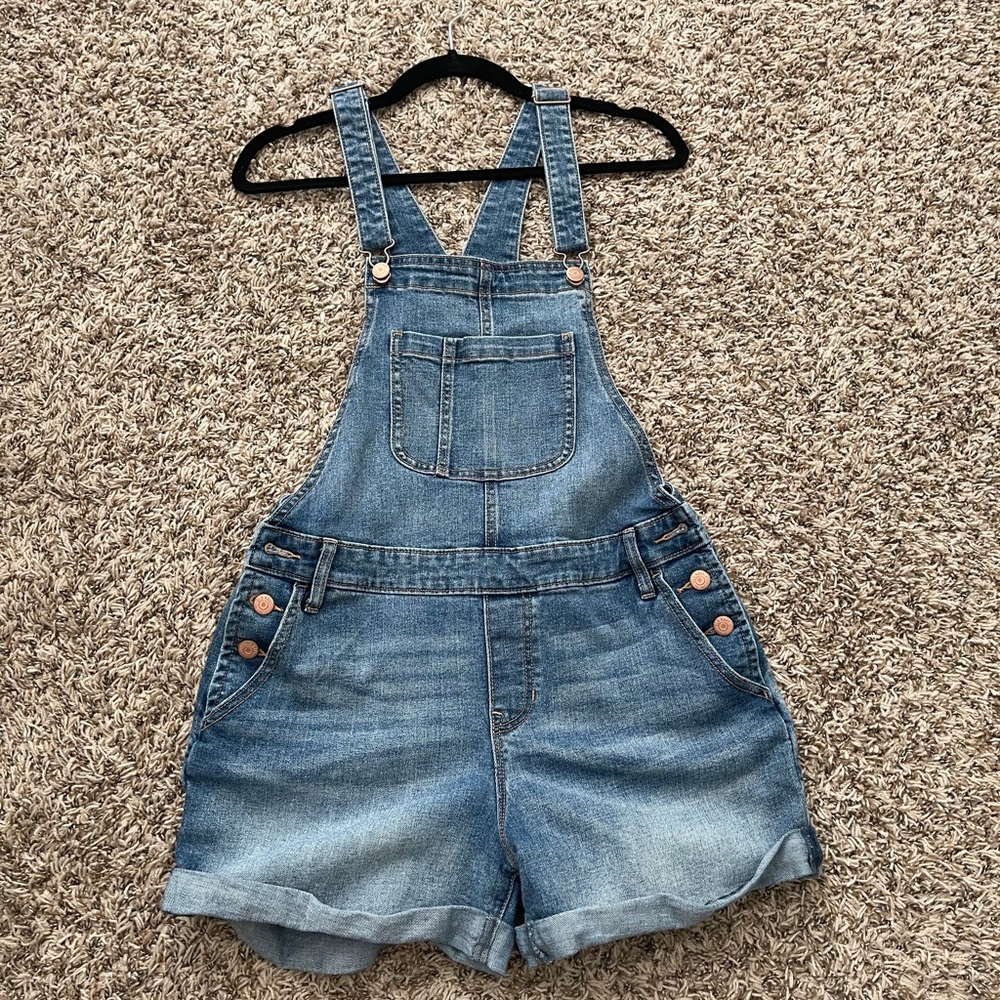Cute old navy overall shorts